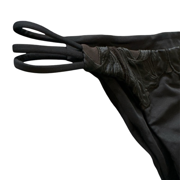 L*Space Claude Classic Black Floral Accent Bikini Swim Bottom NWT Size S - Picture 3 of 8